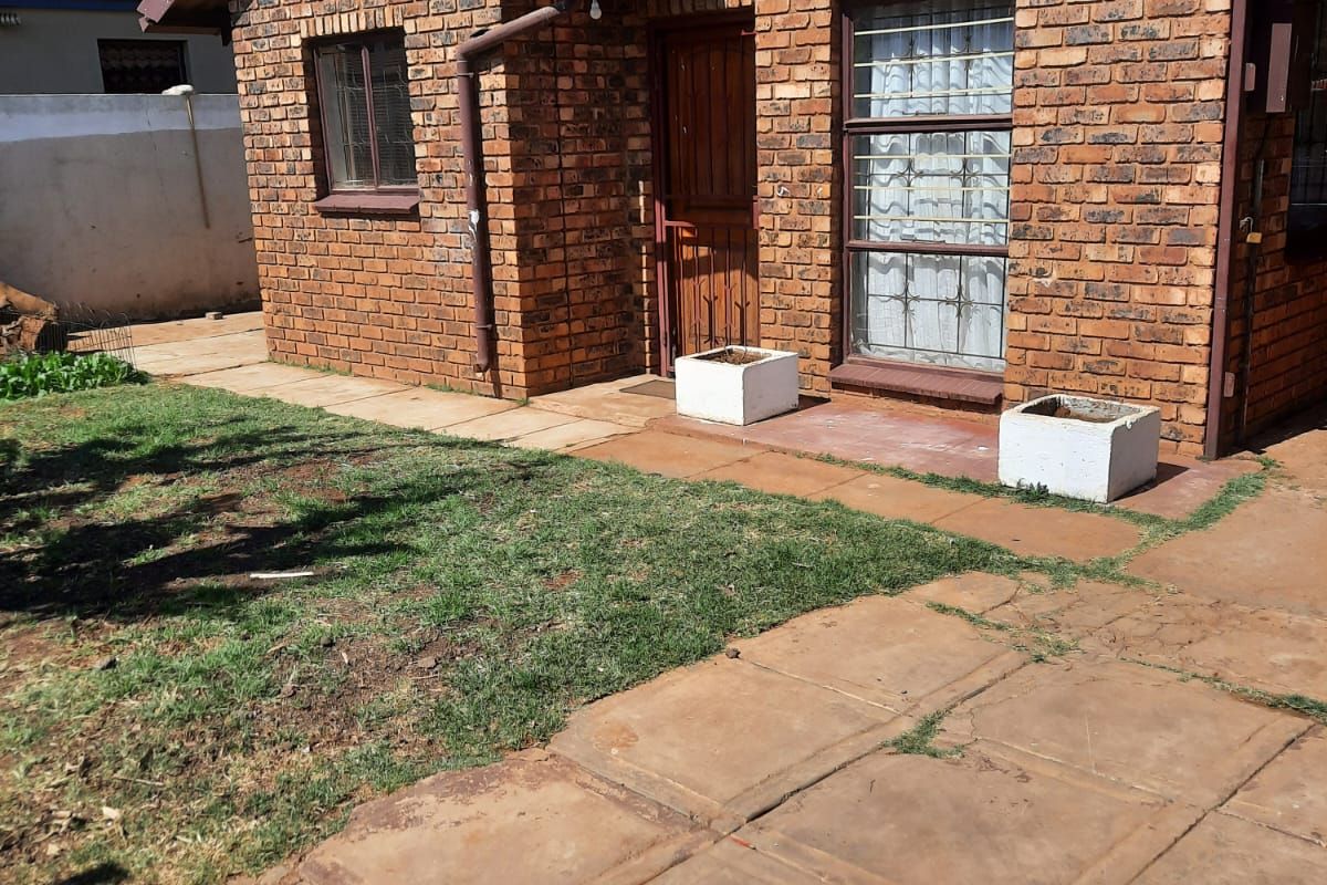 Ideal family home near School. - Photo 2