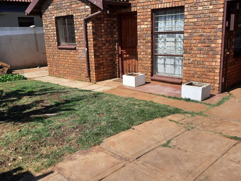 Ideal family home near School. - Photo 2