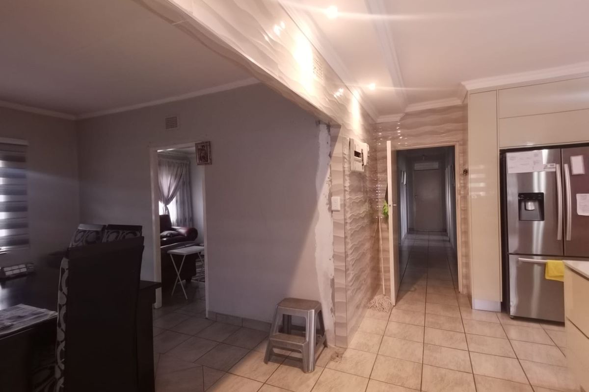 Charming Family Home in the Heart of Vanderbijlpark SE 1 - Photo 5