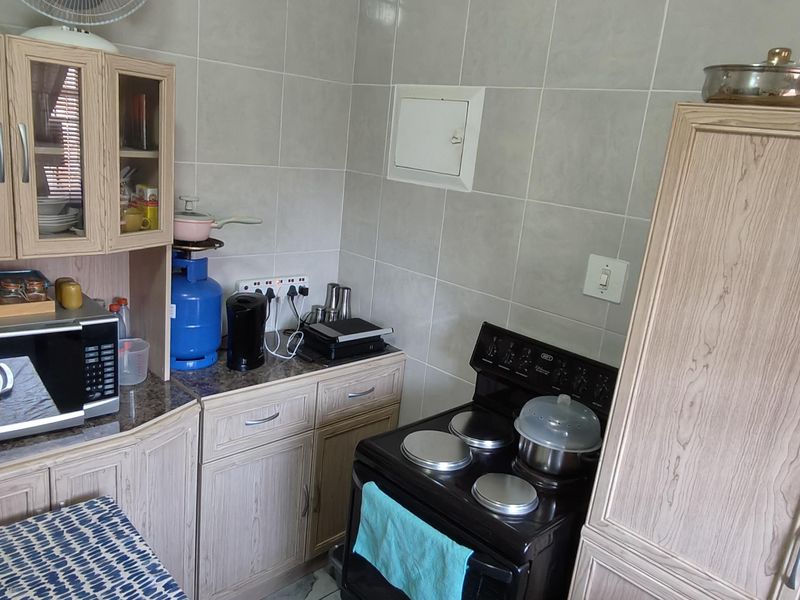 Charming 2-bedroom apartment for sale in Sidwell, Gqeberha—ideal for first-time buyers or investors! - Photo 6