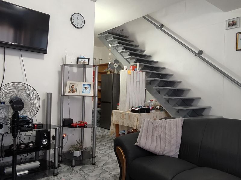 Charming 2-bedroom apartment for sale in Sidwell, Gqeberha—ideal for first-time buyers or investors! - Photo 3