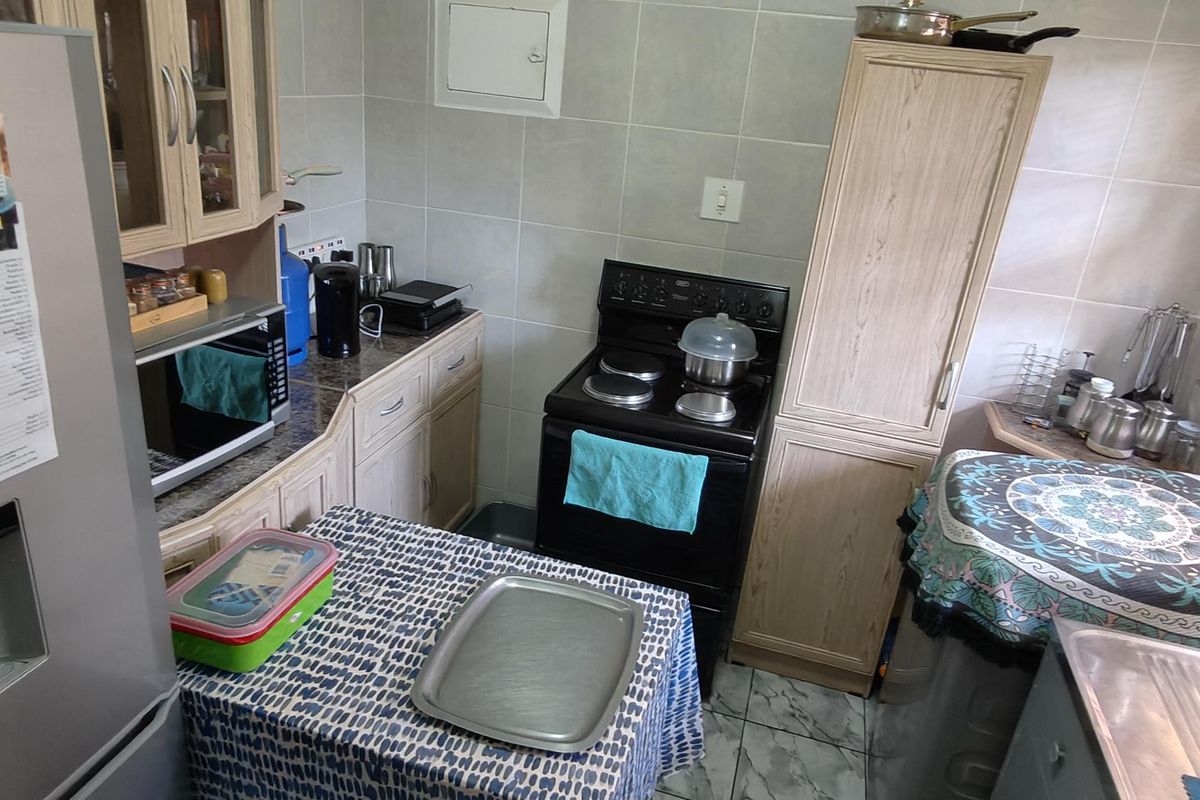 Charming 2-bedroom apartment for sale in Sidwell, Gqeberha—ideal for first-time buyers or investors! - Photo 4