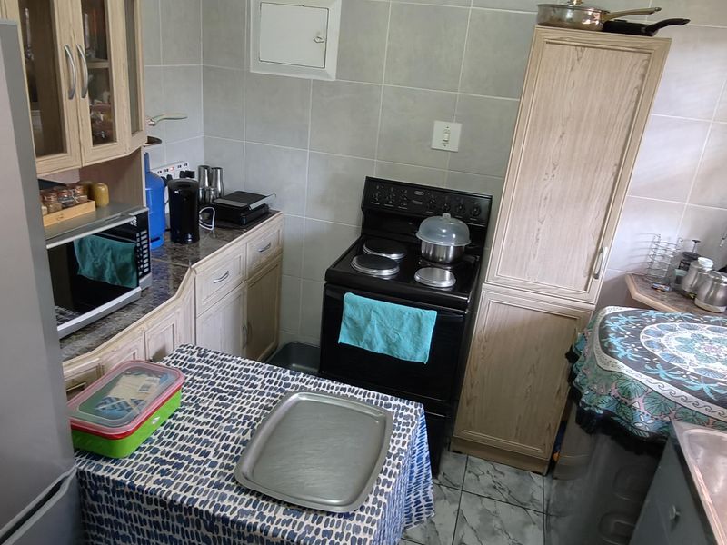 Charming 2-bedroom apartment for sale in Sidwell, Gqeberha—ideal for first-time buyers or investors! - Photo 4