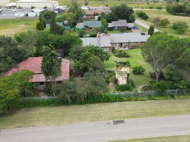 A Rare Country Gem with Dual Living – Space, Style & Serenity in Devon - Photo 4