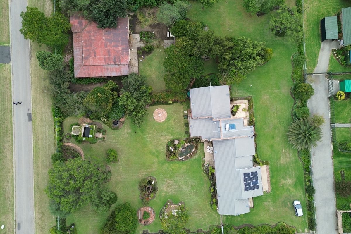 A Rare Country Gem with Dual Living – Space, Style & Serenity in Devon - Photo 3