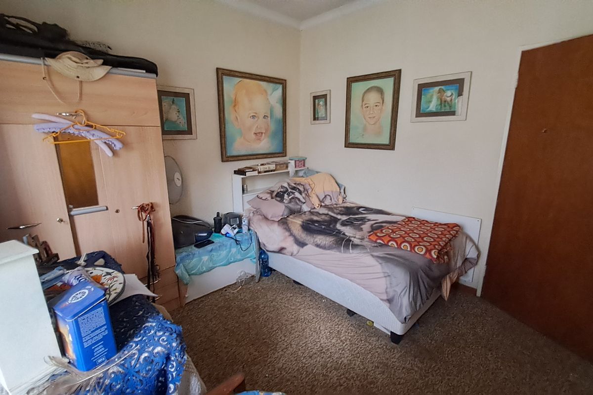 Opportunity Awaits – Large Family Home Needing Some TLC - Photo 5