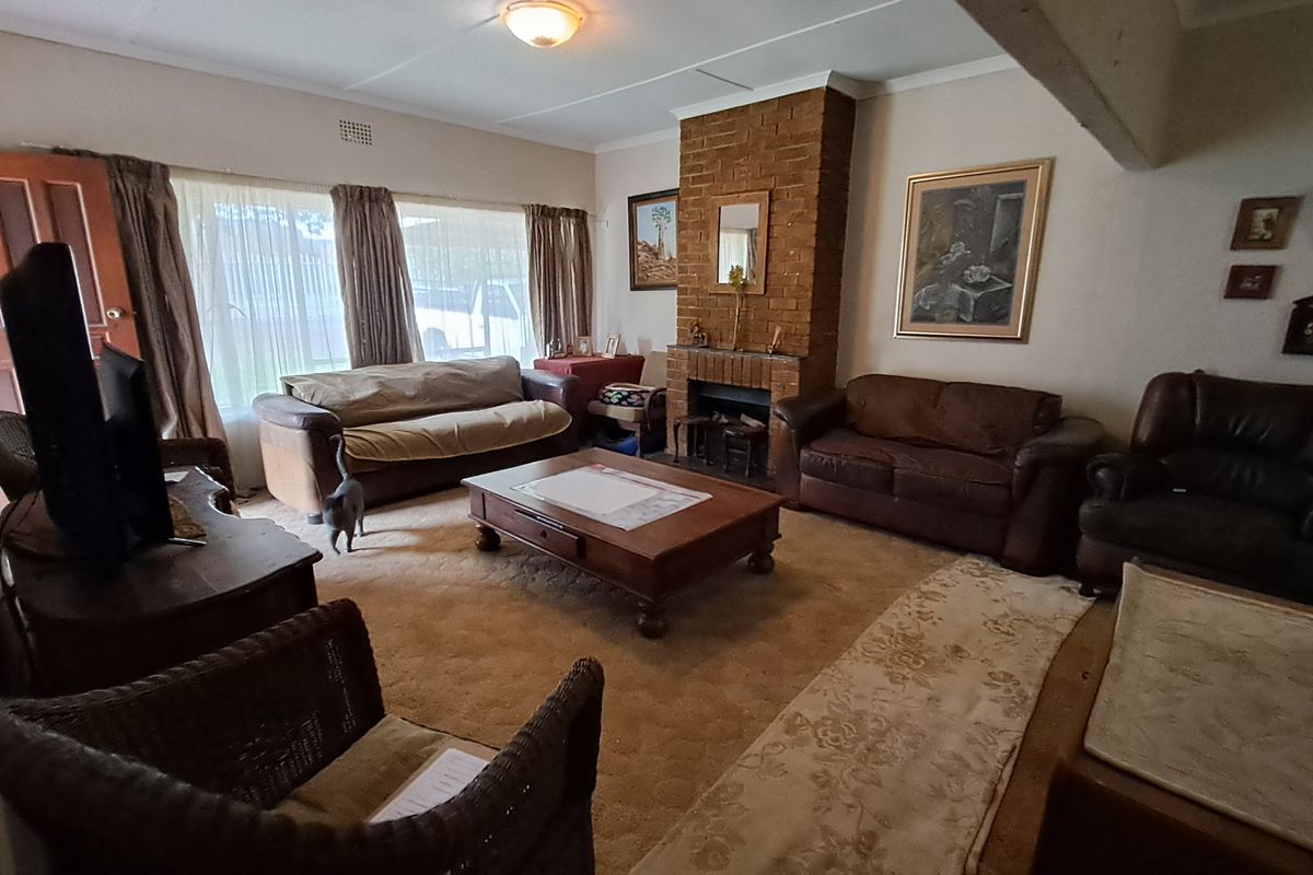 Opportunity Awaits – Large Family Home Needing Some TLC - Photo 2