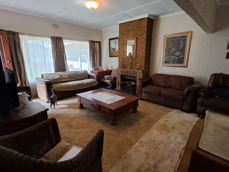 Opportunity Awaits – Large Family Home Needing Some TLC - Photo 2