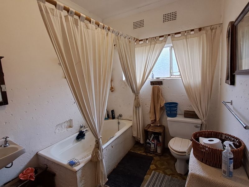 Opportunity Awaits – Large Family Home Needing Some TLC - Photo 7