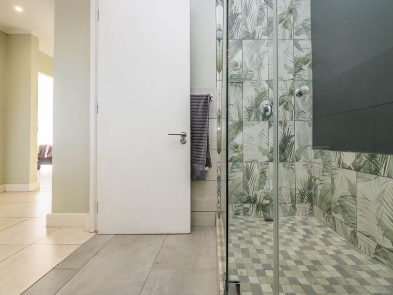 A unique lifestyle choice. - Photo 10