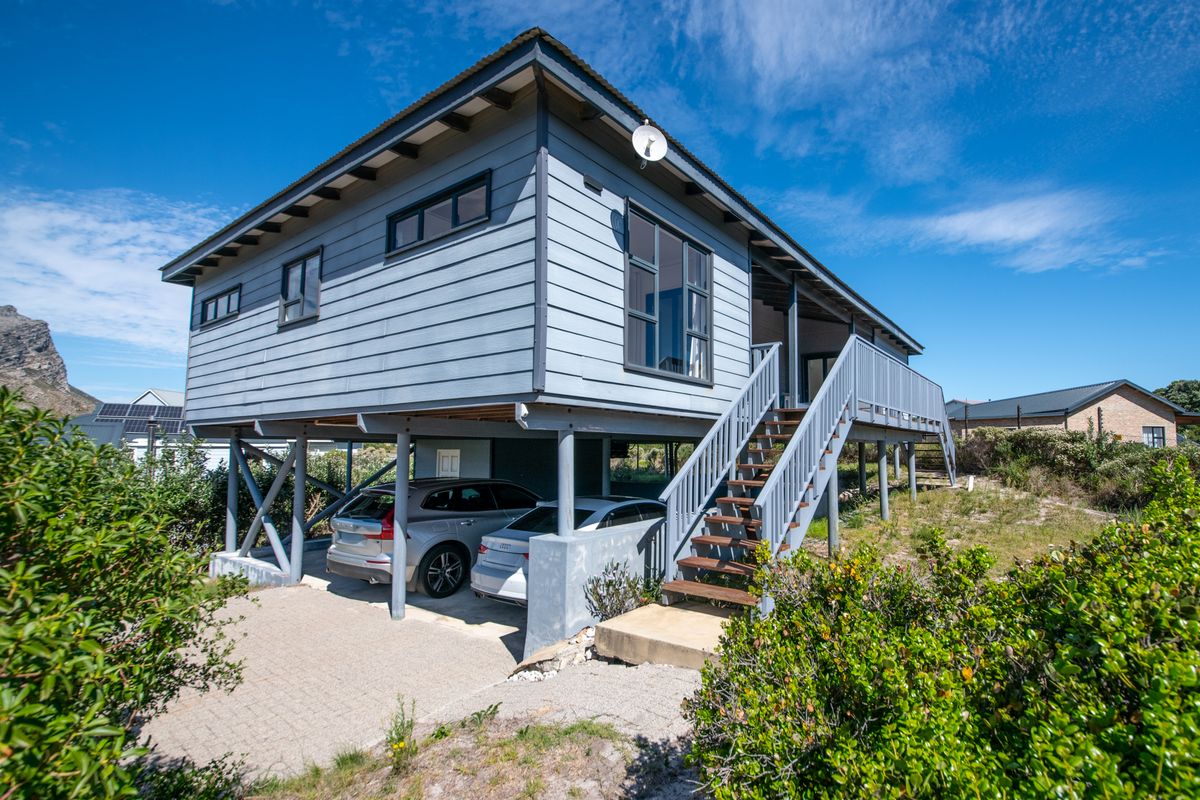 Charming Nutec Home with Stunning Mountain Views – Anne Road, Pringle Bay - Photo 2