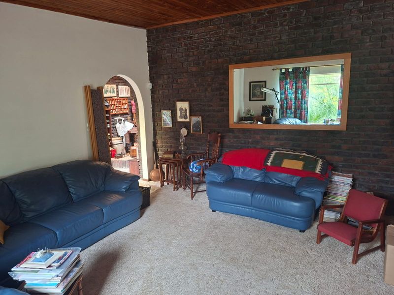 Solid Family Home with Pool, Flatlet & Space to Entertain in Aviary Hill - Photo 10