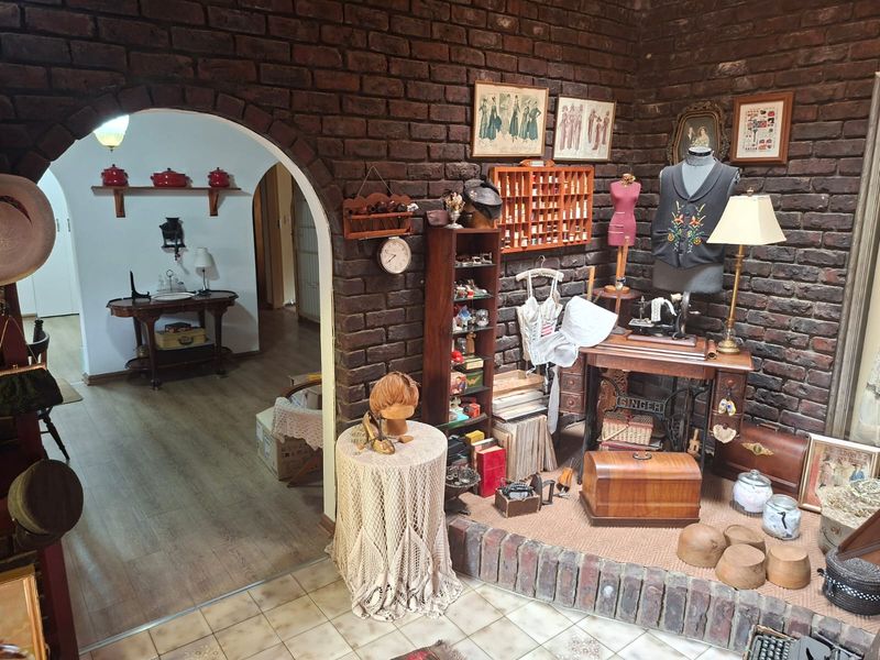 Solid Family Home with Pool, Flatlet & Space to Entertain in Aviary Hill - Photo 9