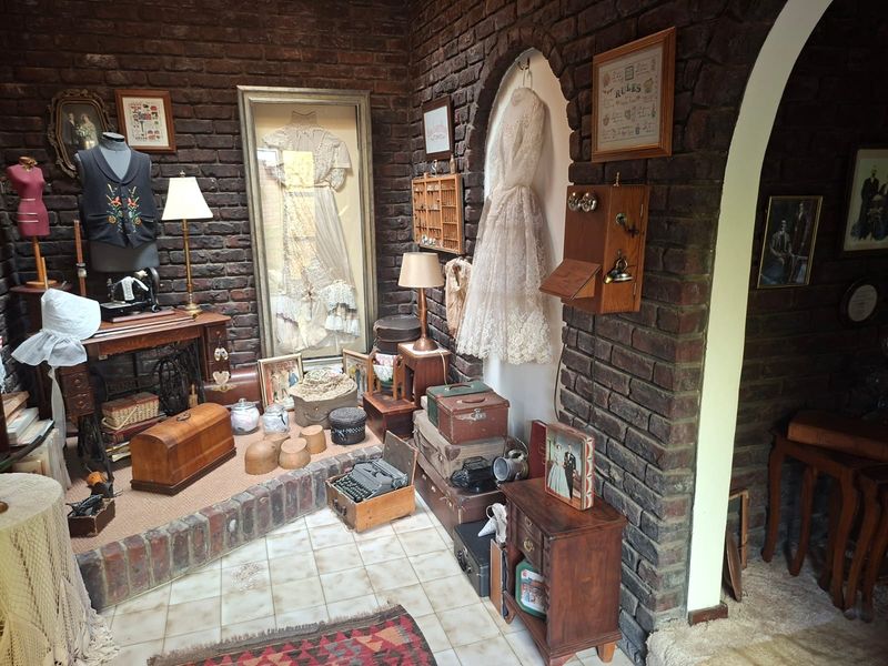 Solid Family Home with Pool, Flatlet & Space to Entertain in Aviary Hill - Photo 8