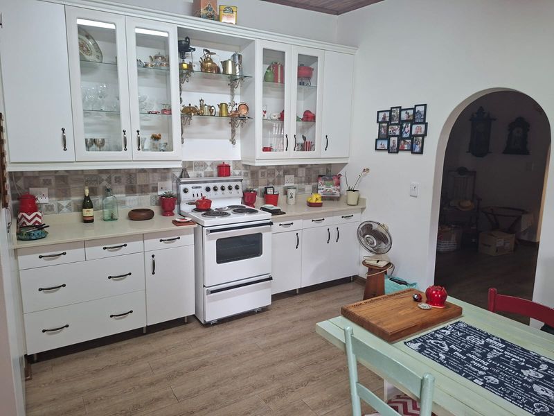 Solid Family Home with Pool, Flatlet & Space to Entertain in Aviary Hill - Photo 7