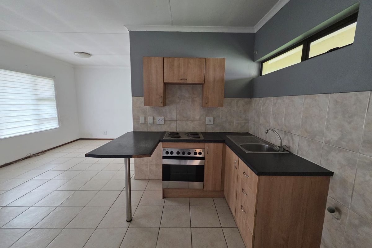 Bachelor Apartment in Secure Complex with Great Amenities - Photo 2