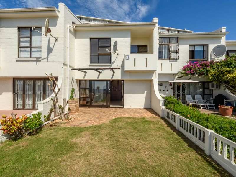 Unbeatable beachfront living - Photo 3