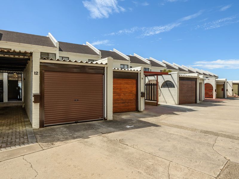 Unbeatable beachfront living - Photo 7