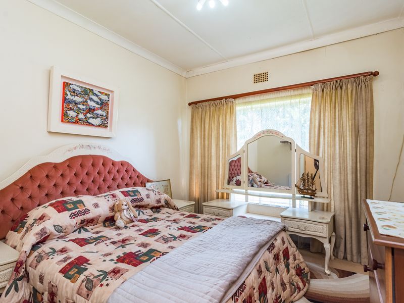 5 Bedrooms, 2 Kitchens,  4 Tandem Garage, Non Distressed Auction - Photo 8