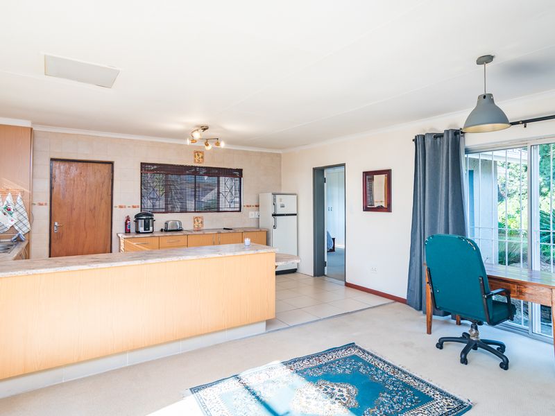 5 Bedrooms, 2 Kitchens,  4 Tandem Garage, Non Distressed Auction - Photo 6