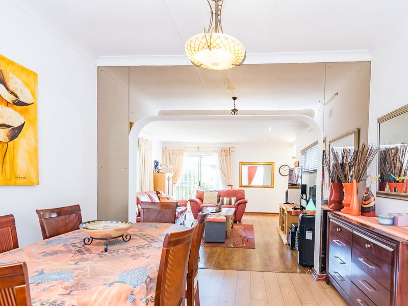 5 Bedrooms, 2 Kitchens,  4 Tandem Garage, Non Distressed Auction - Photo 3