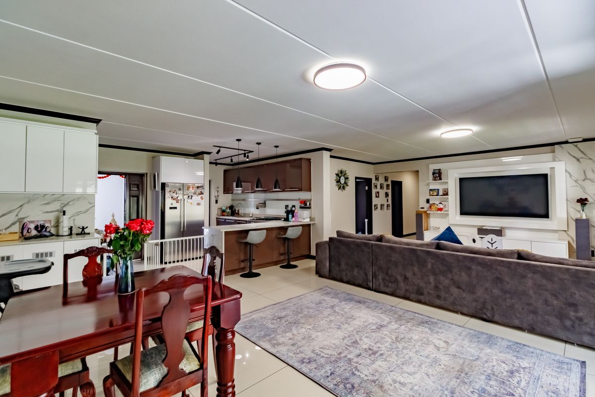 Spacious Ground-Floor Apartment in Villa La Seule with Backup Power & Water. - Photo 3