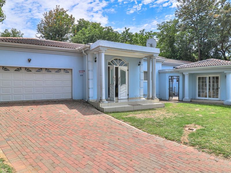 Versatile Family Living with Flatlet and Pool in Prime Location - Photo 2