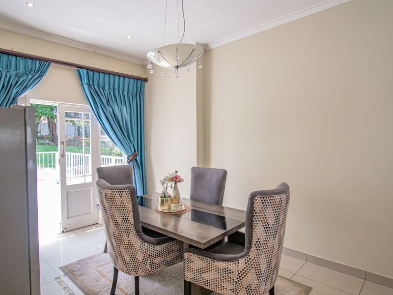 Versatile Family Living with Flatlet and Pool in Prime Location - Photo 6