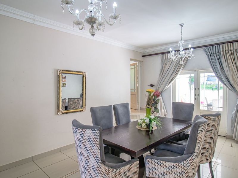 Versatile Family Living with Flatlet and Pool in Prime Location - Photo 4