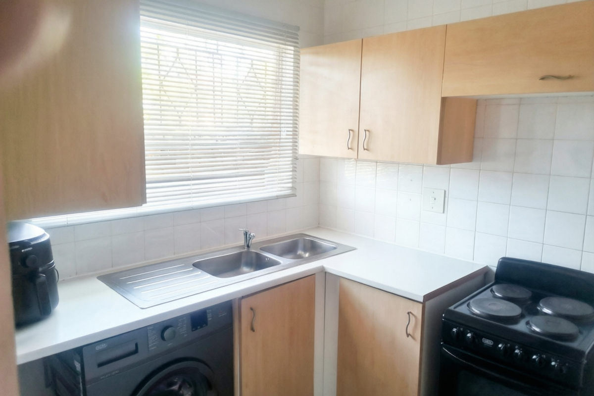 2-Bedroom, 1 Bathroom 2 floor Unit - Photo 2