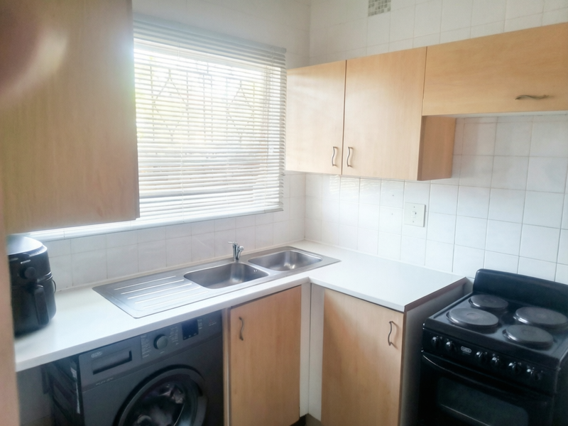 2-Bedroom, 1 Bathroom 2 floor Unit - Photo 2