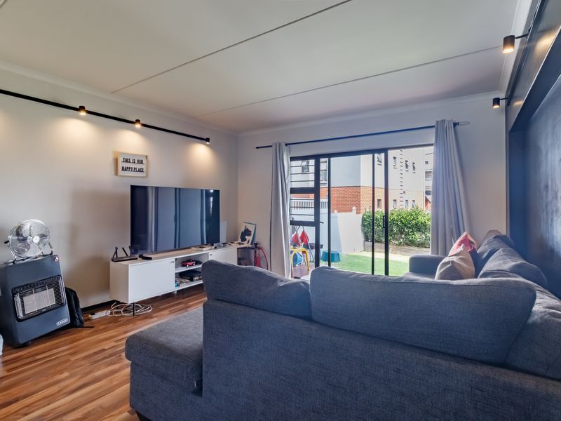 Modern Ground Floor Apartment with Private Garden and Storeroom - Photo 5