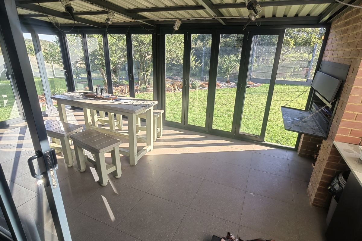 Escape to your own private sanctuary , country style home nestled amidst rolling hill, wow views - Photo 5