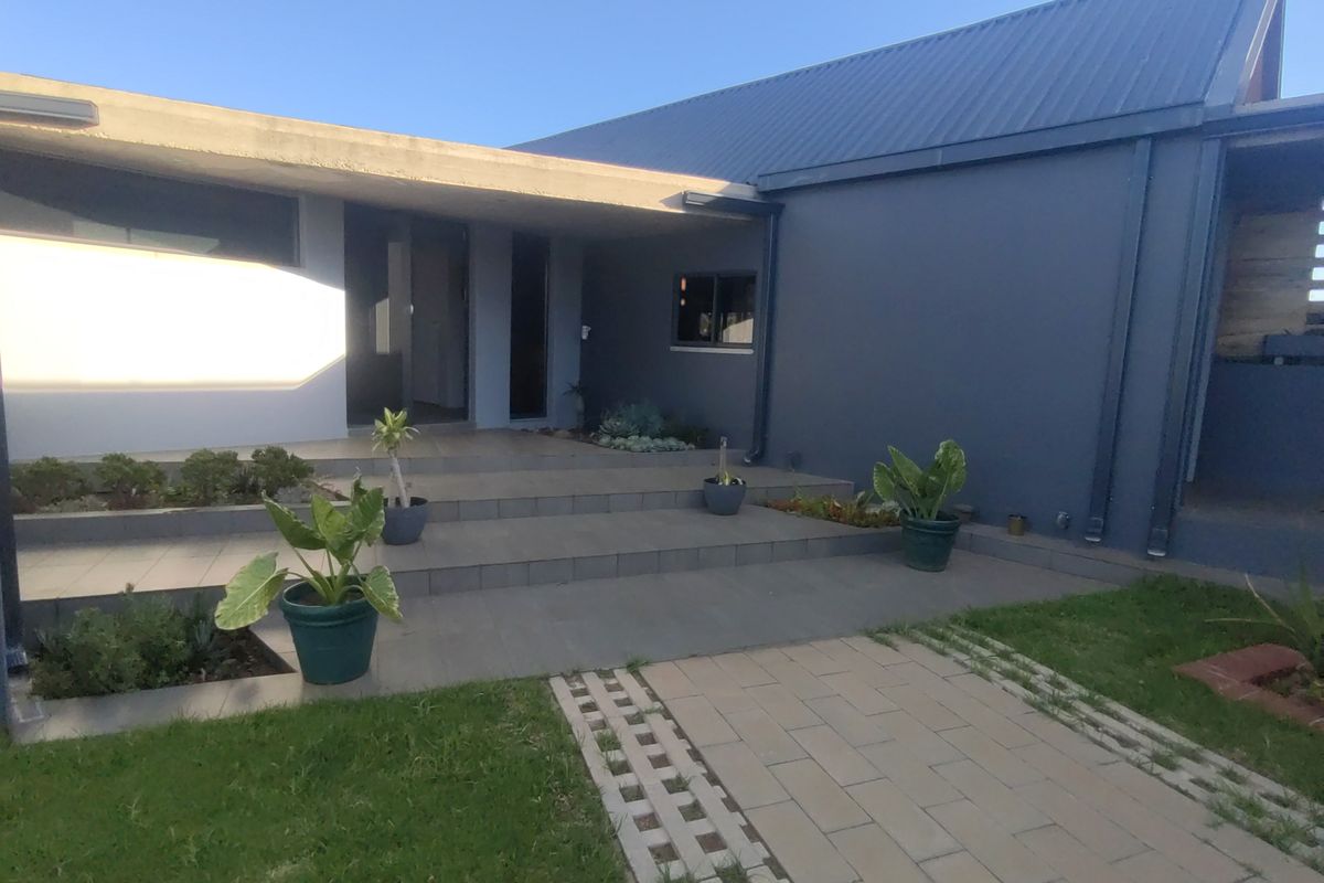 Escape to your own private sanctuary , country style home nestled amidst rolling hill, wow views - Photo 2