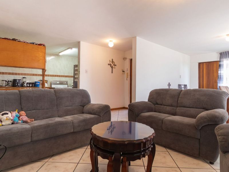 Rowallan Park, first floor, 3-bedroom apartment - Photo 8