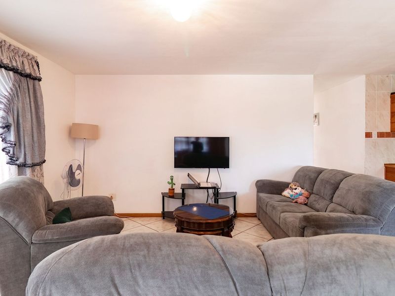 Rowallan Park, first floor, 3-bedroom apartment - Photo 7