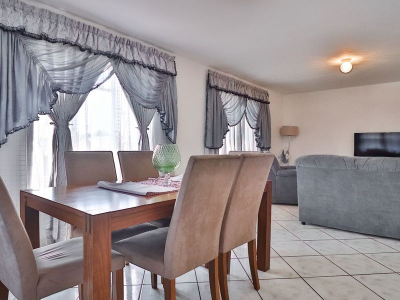 Rowallan Park, first floor, 3-bedroom apartment - Photo 6