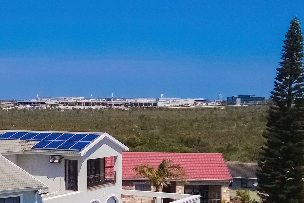 Rowallan Park, first floor, 3-bedroom apartment - Photo 2