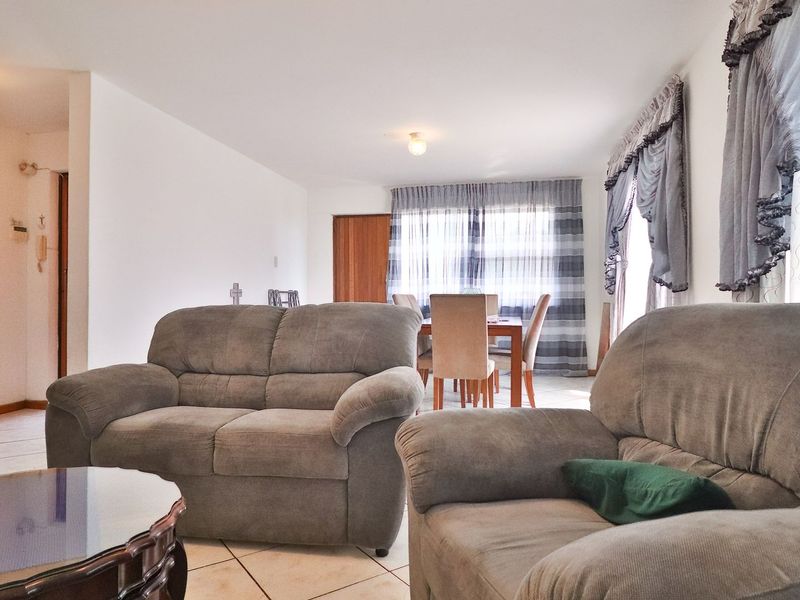 Rowallan Park, first floor, 3-bedroom apartment - Photo 5