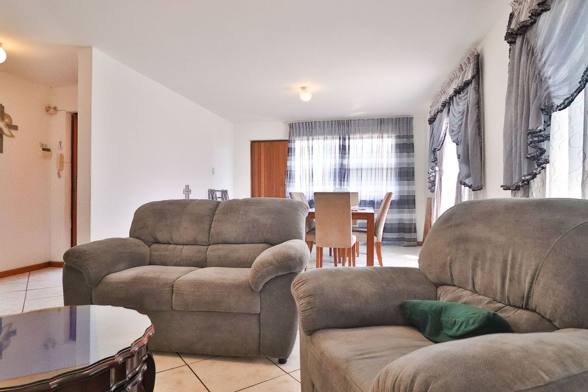 Rowallan Park, first floor, 3-bedroom apartment - Photo 5