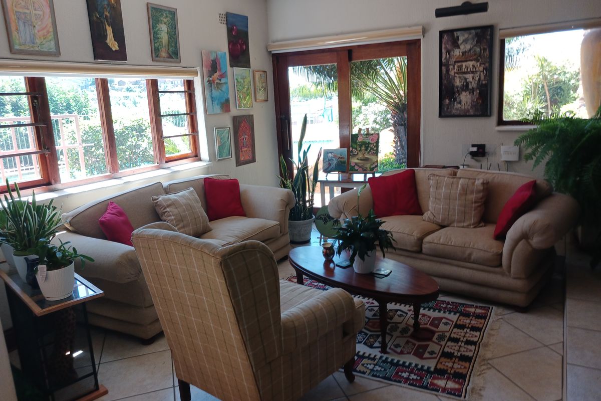 Majestic property nestled in the heart of Ridgeway - Photo 4