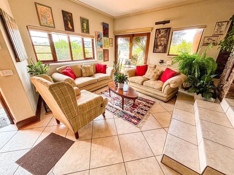 Majestic property nestled in the heart of Ridgeway - Photo 3