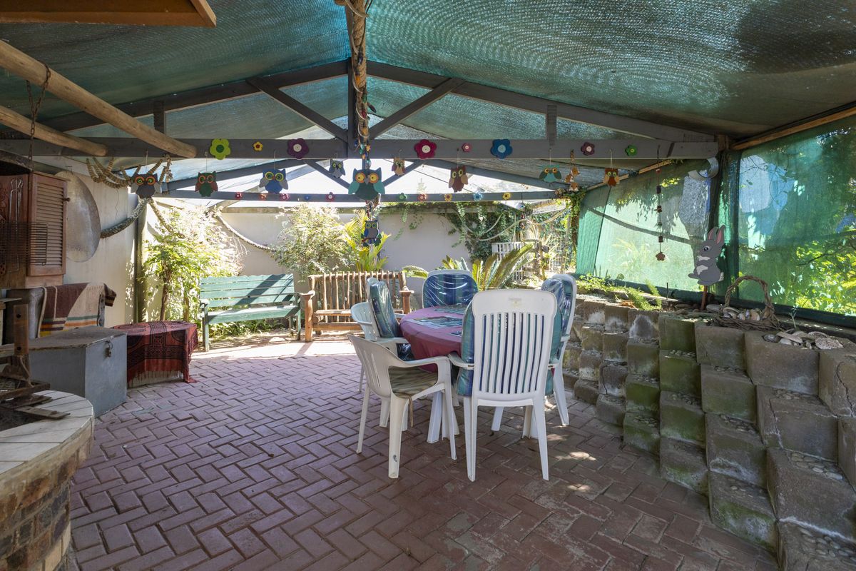 Sea View Living with Dual Accommodation and Income Potential - Photo 5