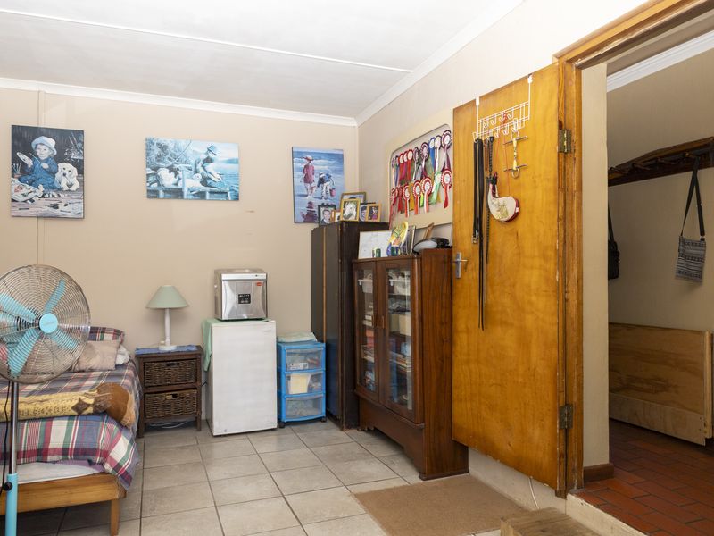 Sea View Living with Dual Accommodation and Income Potential - Photo 7