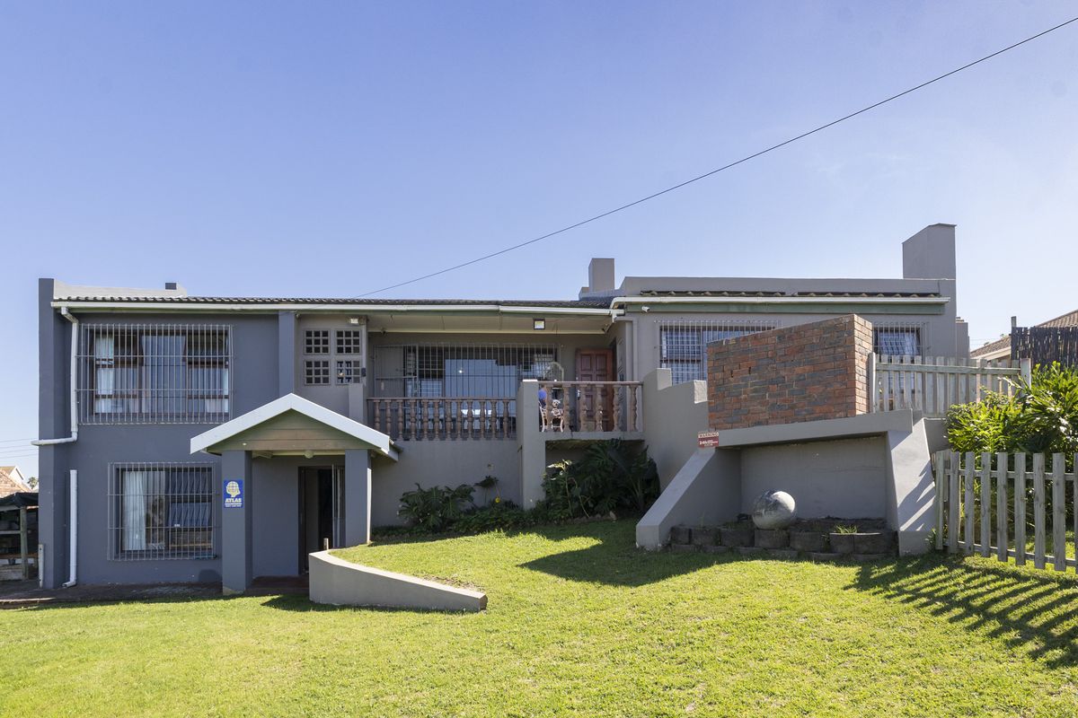 Sea View Living with Dual Accommodation and Income Potential - Photo 3