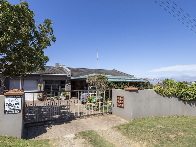 Sea View Living with Dual Accommodation and Income Potential - Photo 9