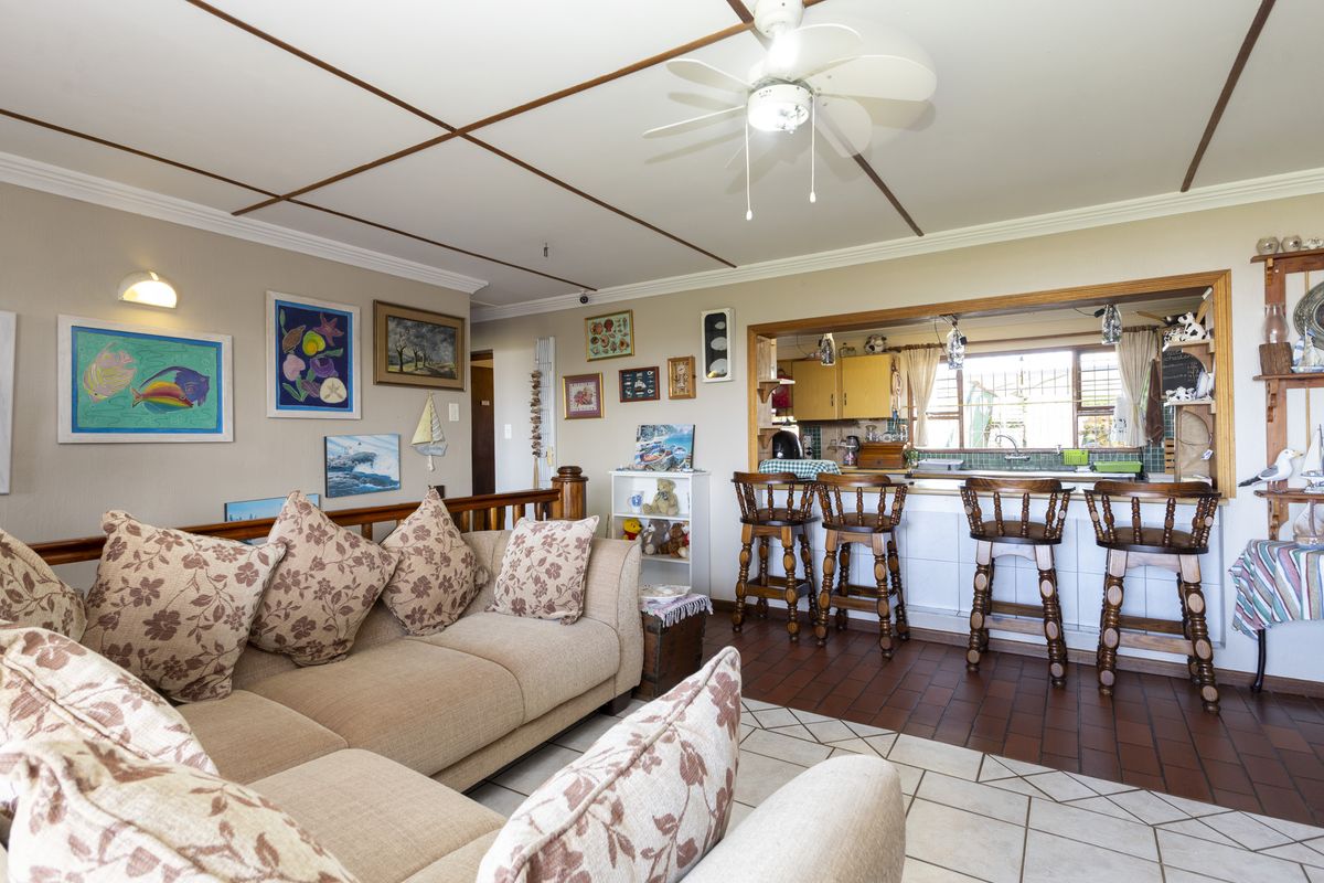 Sea View Living with Dual Accommodation and Income Potential - Photo 4