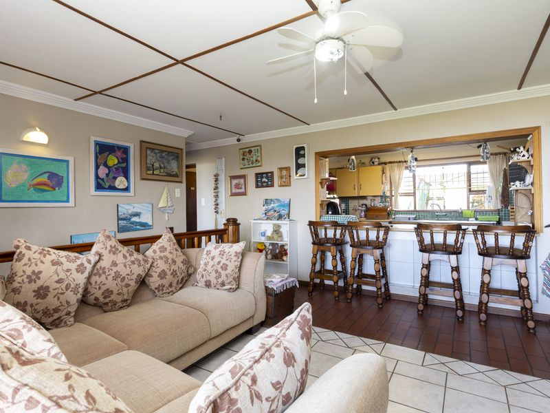 Sea View Living with Dual Accommodation and Income Potential - Photo 4