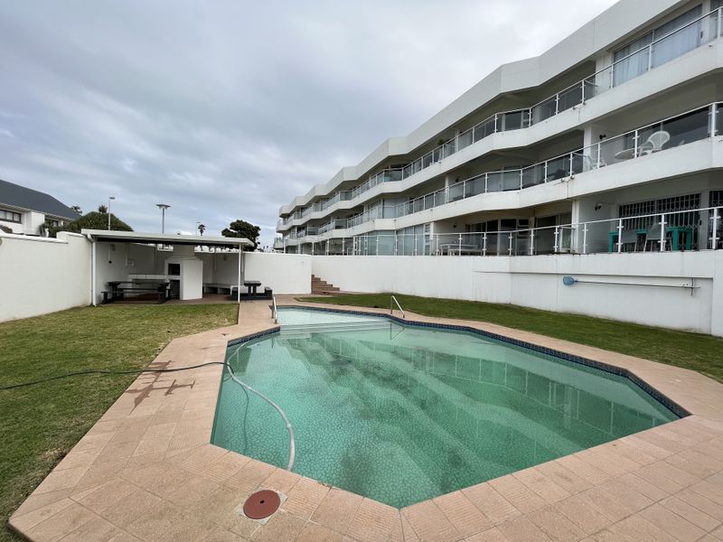 Gonubie - Beautiful Fully Furnished Unit with stunning sea views - Photo 2