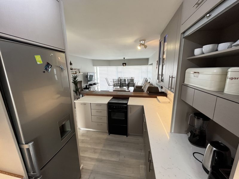 Gonubie - Beautiful Fully Furnished Unit with stunning sea views - Photo 10